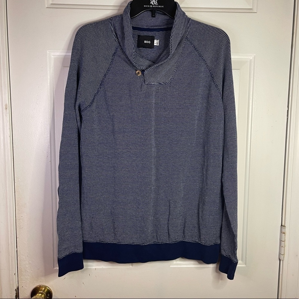 BDG‎ long sleeve thermal in blue and white.